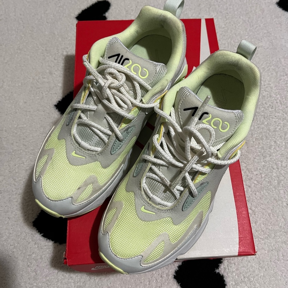Nike Air Max 200 Women's Sneakers in Light Yellow, Gray, White
